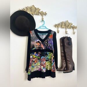 Boutique style contemporary artisan top M